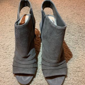 Vince camuto booties